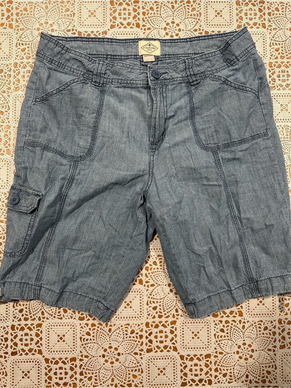St. John’s Bay Chambray Cargo Shorts Women’s 12 Blue 100% Cotton